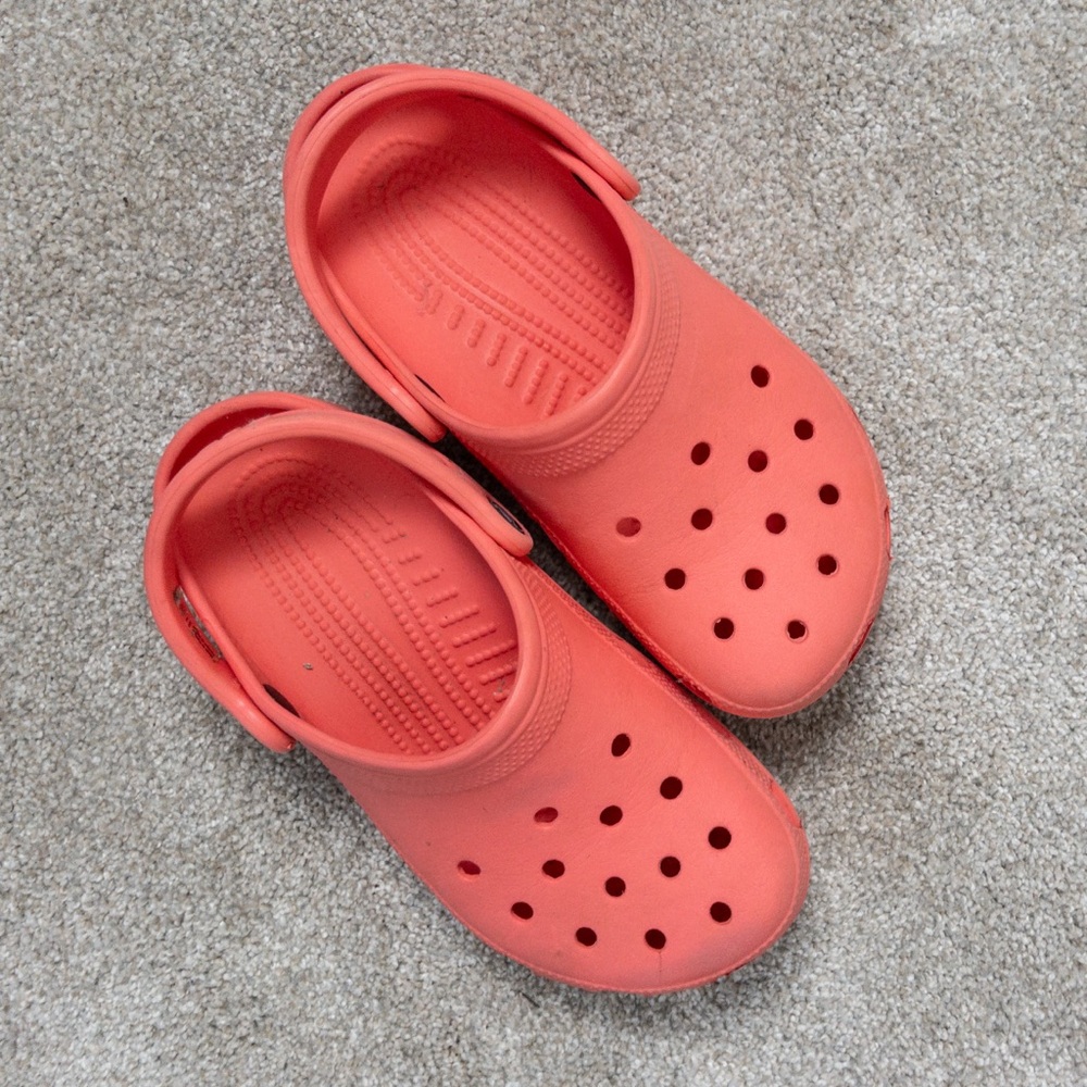 Crocs Classic Clog Starfish Salmon Pink Lightweight Foam Slip-On Shoes M4 W6